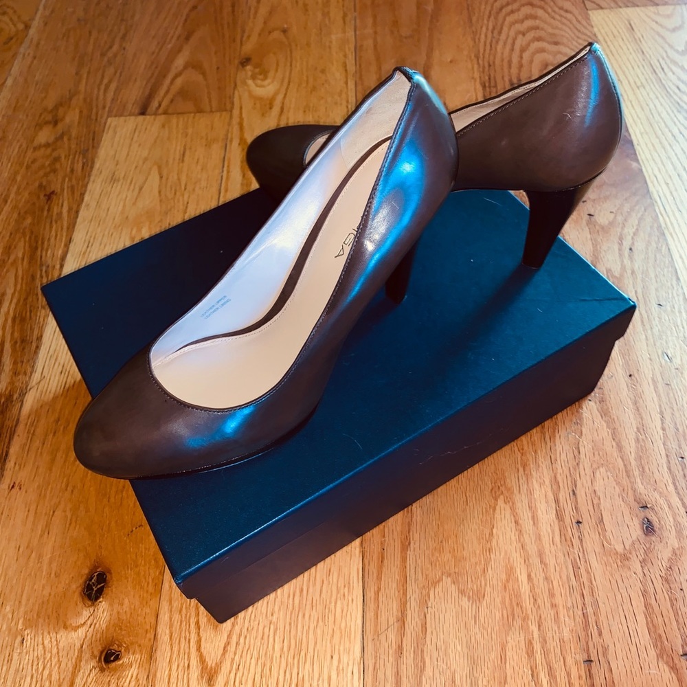 Via Spiga Italian Leather Sz9 heels $177